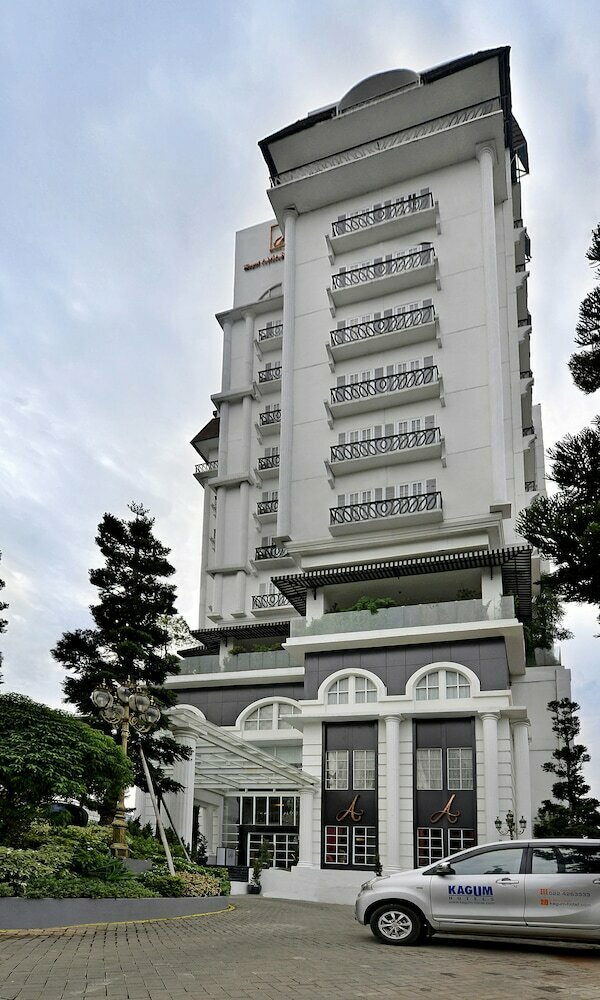 Hotel Amaroossa Royal Bogor, Bogor, photo
