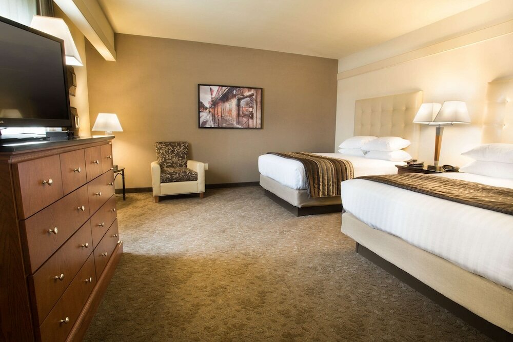 Фото Drury Plaza Hotel New Orleans
