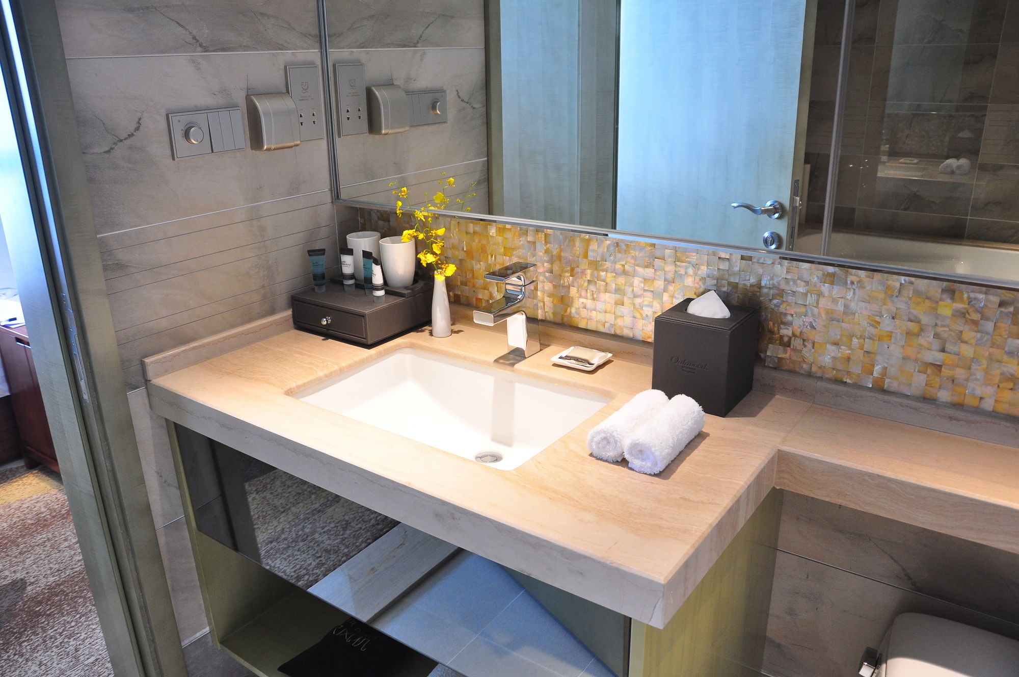 Фото Oakwood Hotel & Residence Suzhou