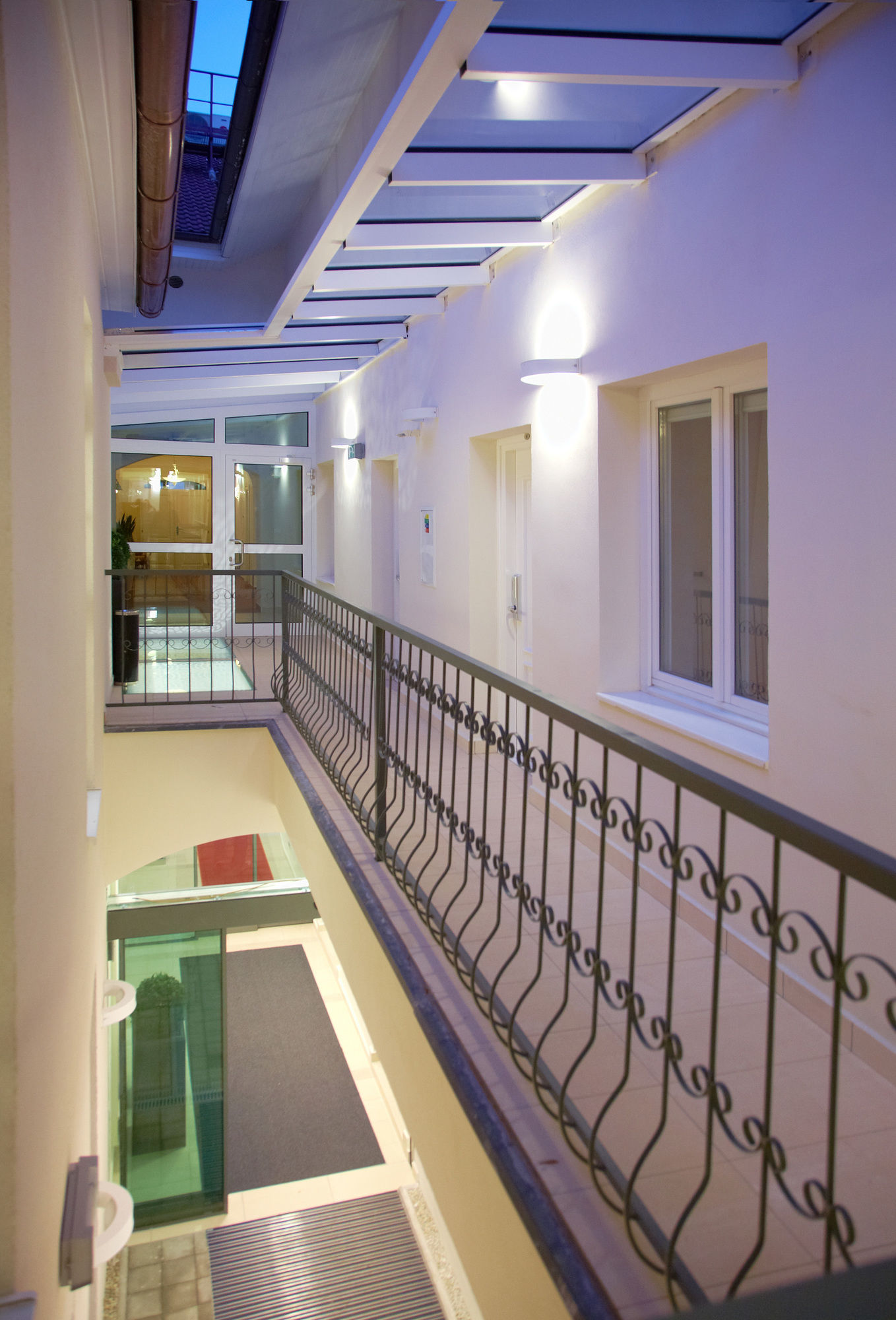 Фото Hotel Ambassador