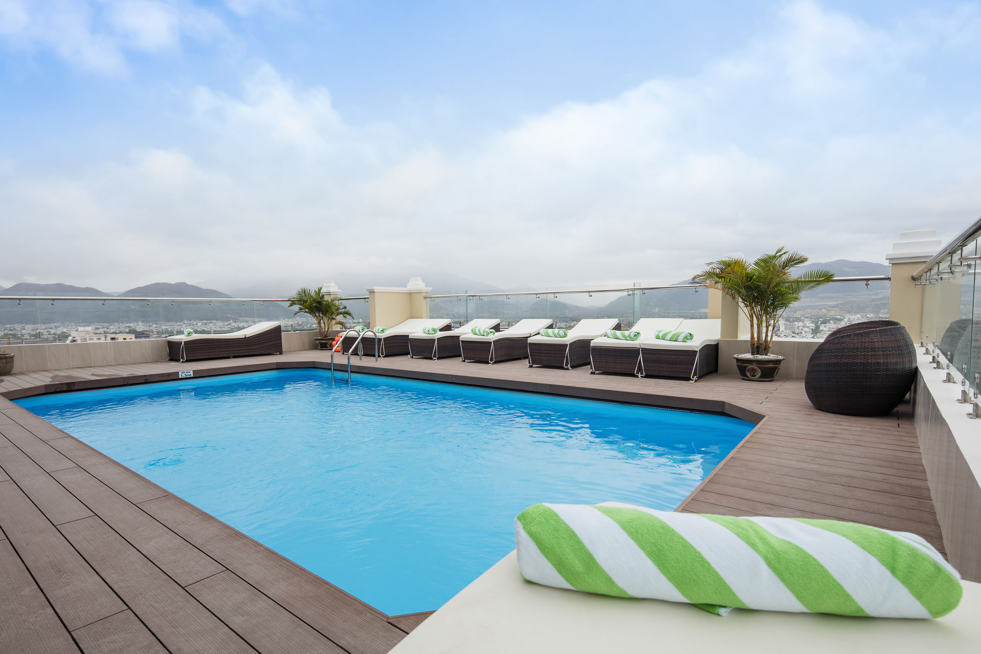 Фото Green Lighthouse Hotel