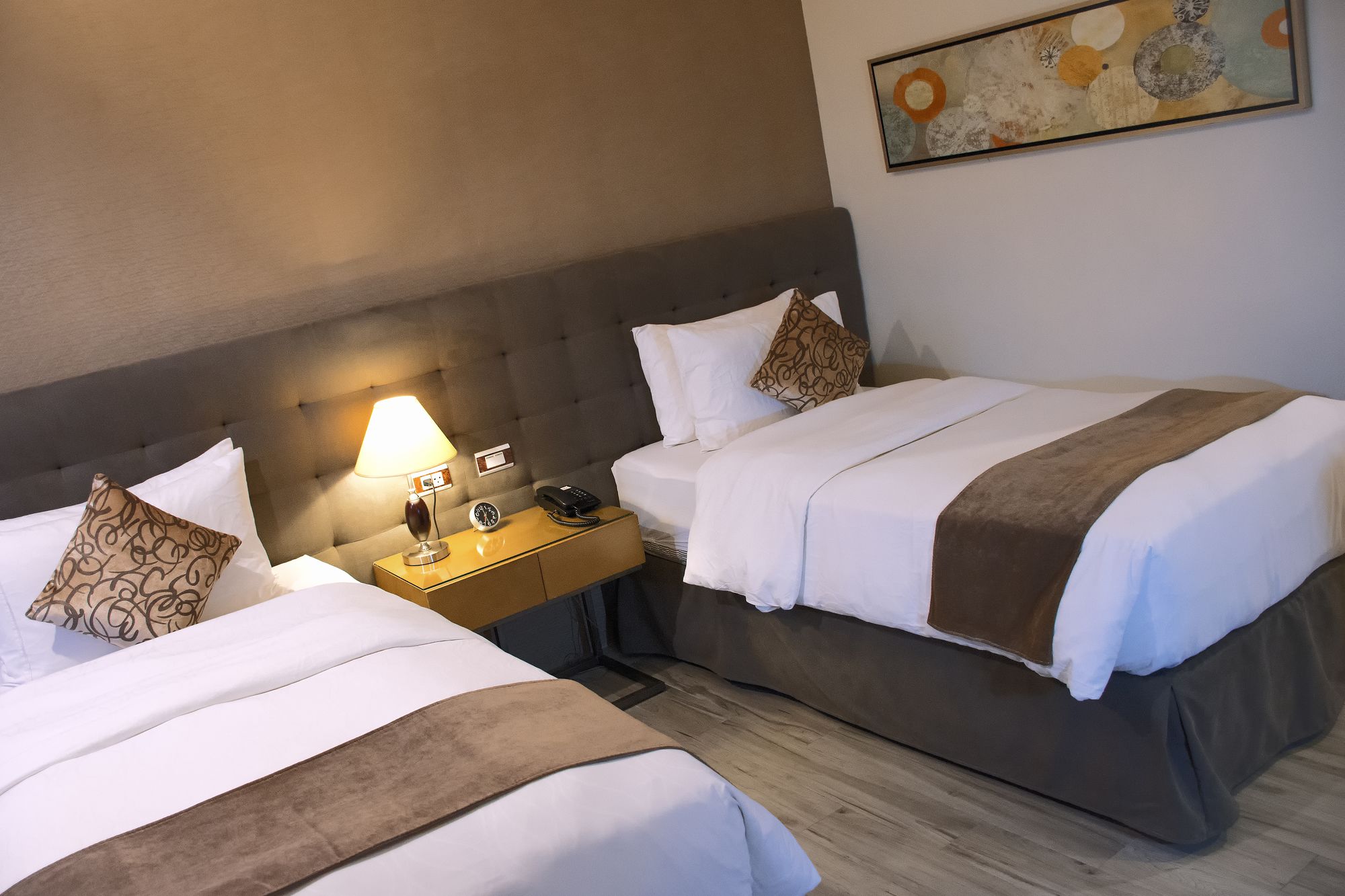 Фото Ironwood Hotel