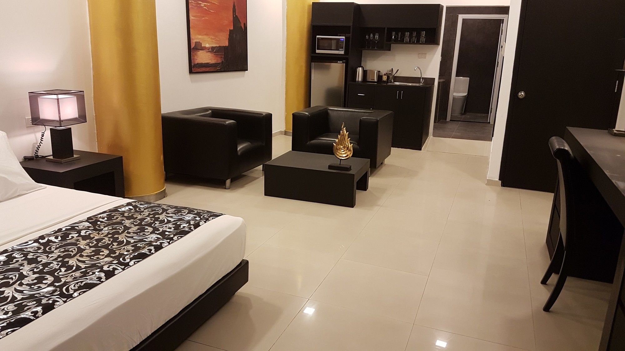 Фото East Suites