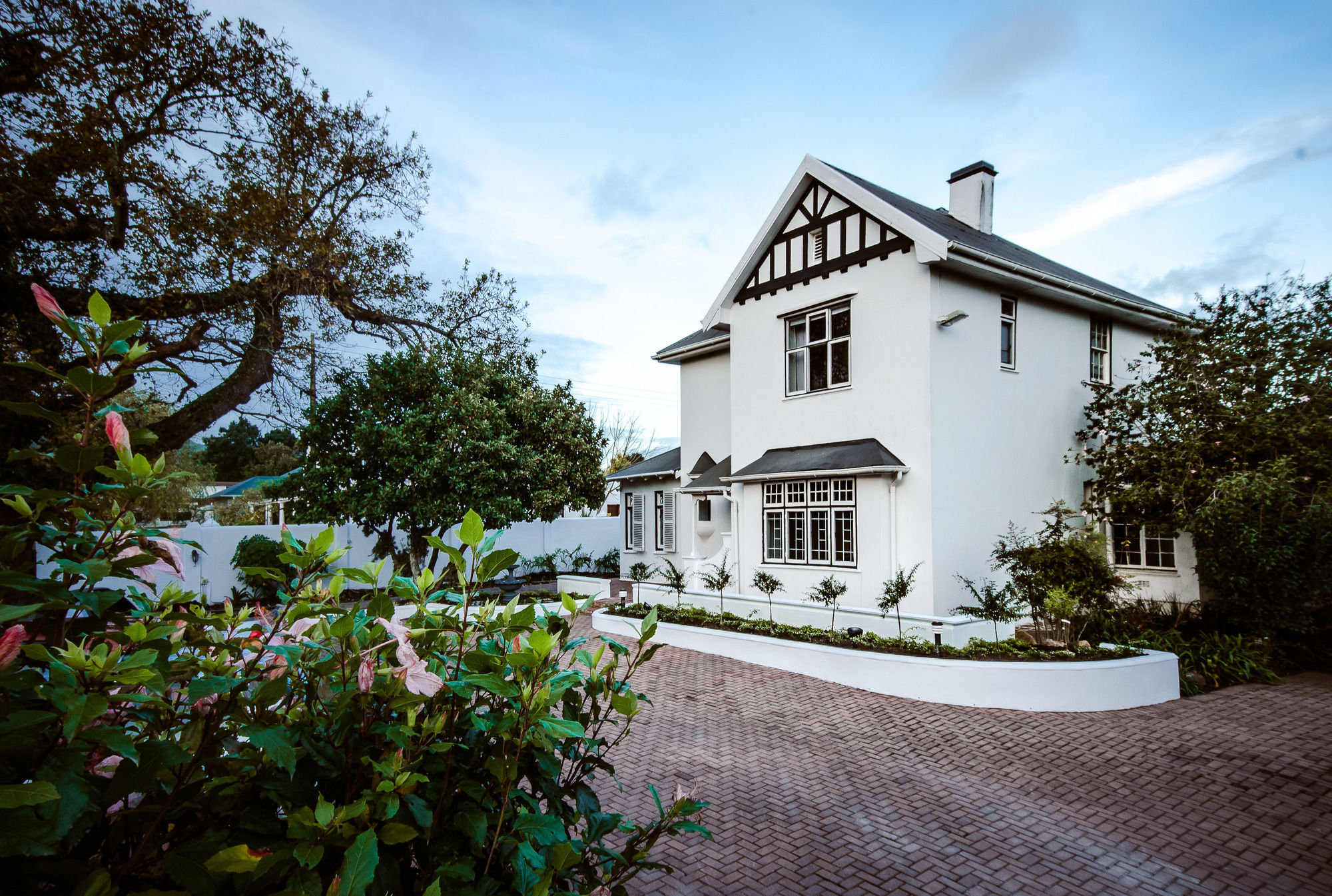 Фото Whispering Oaks