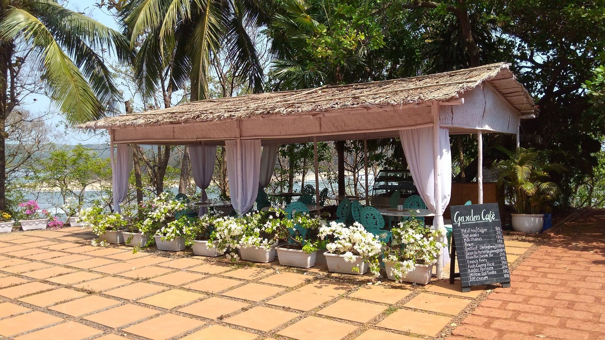 Фото Fort Tiracol Heritage Hotel