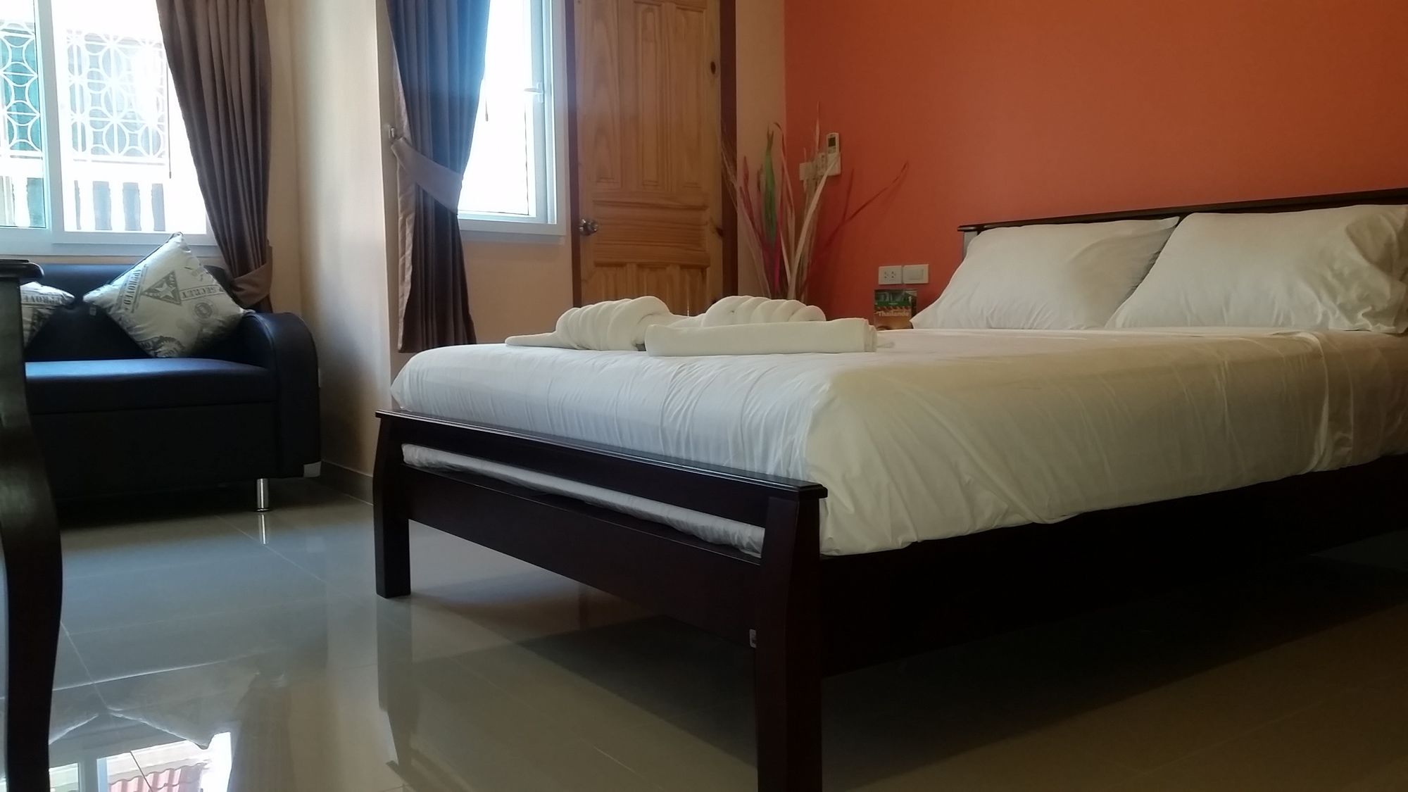 Фото Patamnak Beach Guesthouse