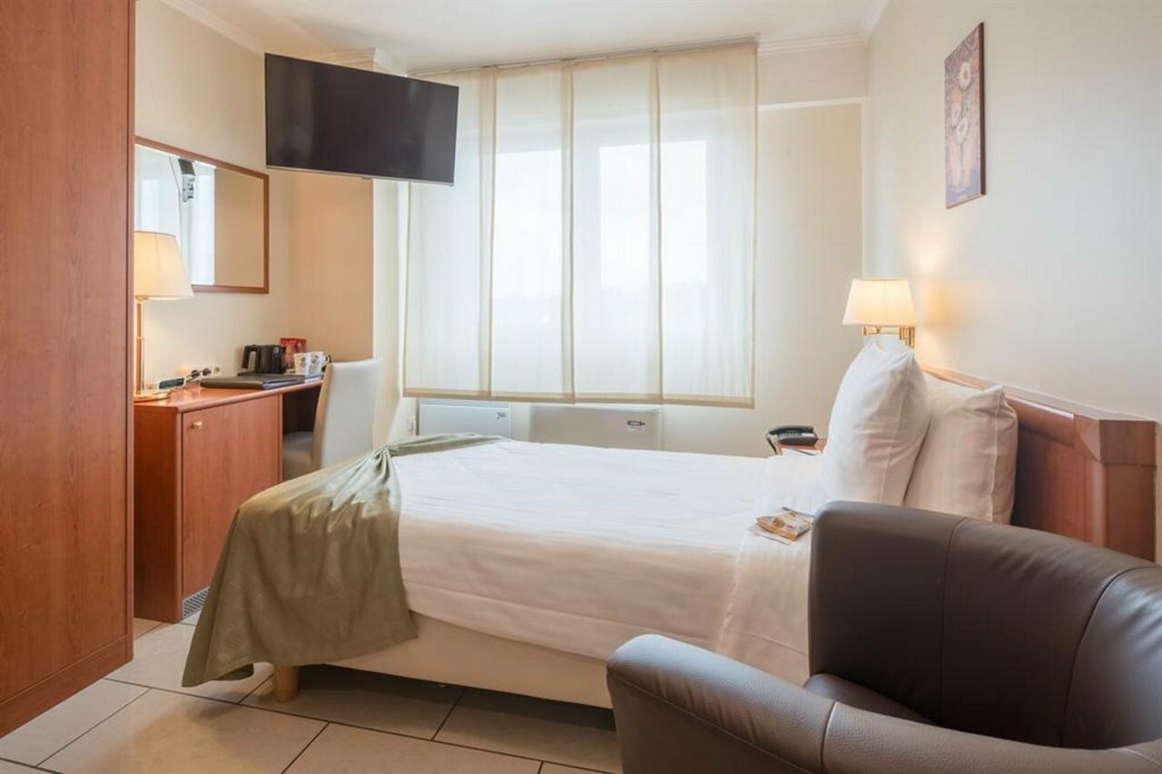 Фото Best Western Plus Grand Hotel Victor Hugo