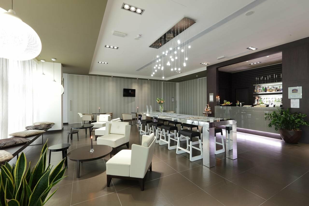 Фото Best Western Premier Chc Airport