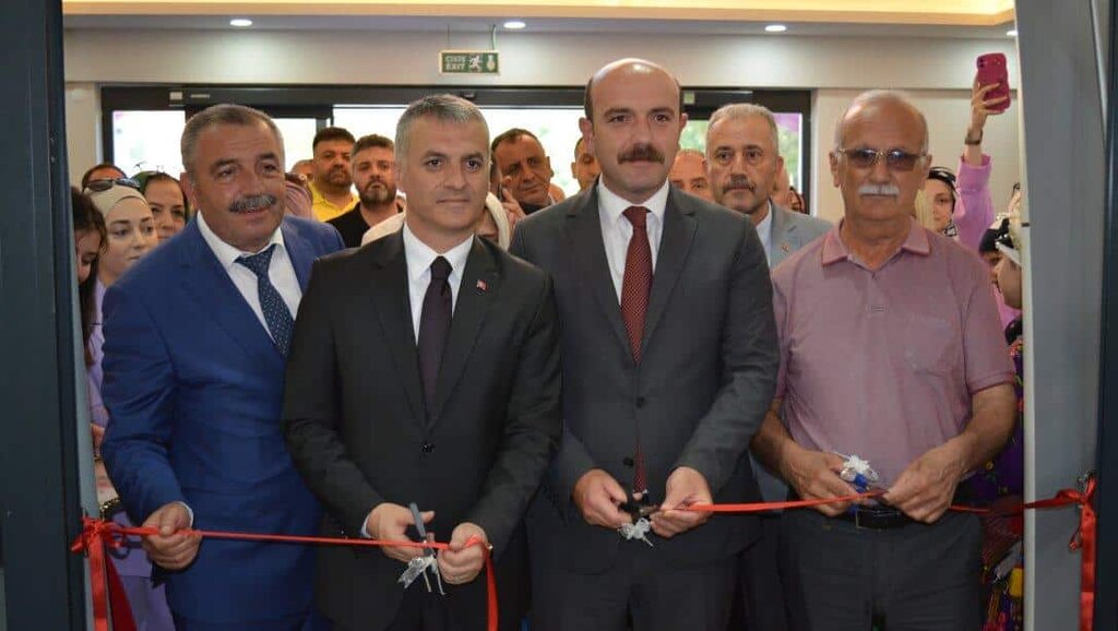 Government ministries, services Yomra Ilce Milli Egitim Mudurlugu, Yomra, photo