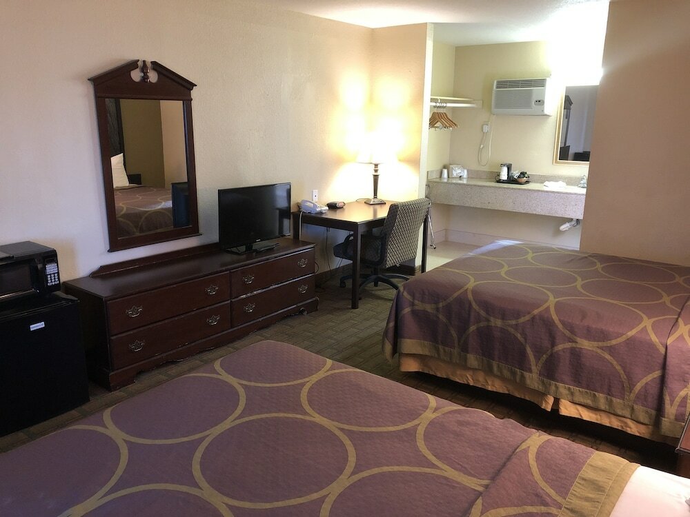 Фото Super 8 by Wyndham Corning