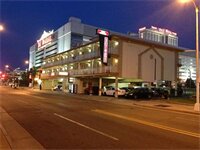 Фото Red Carpet Inn & Suites