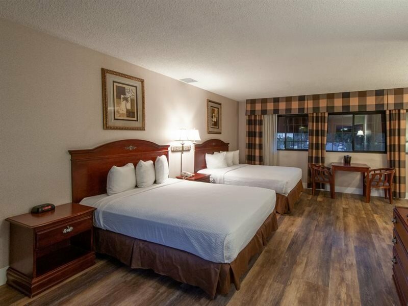 Фото Studio City Court Yard Hotel