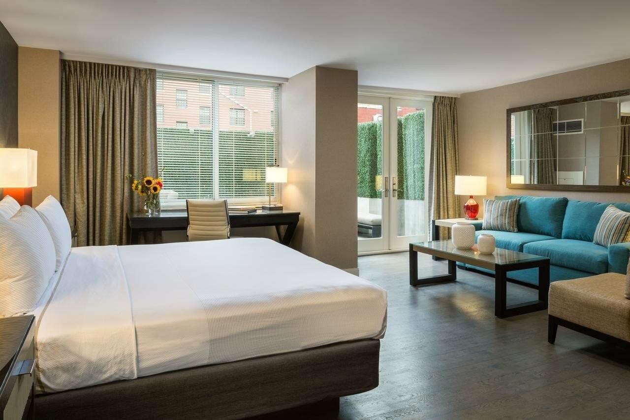 Фото 2500 Penn, a Placemakr experience