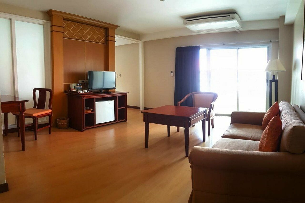 Фото Eastiny Place Hotel