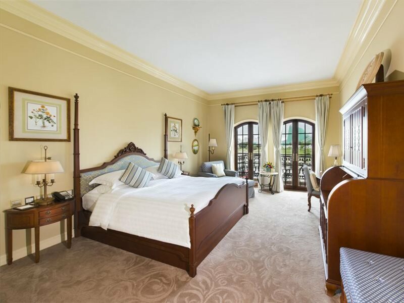 Фото Rocks Hotel