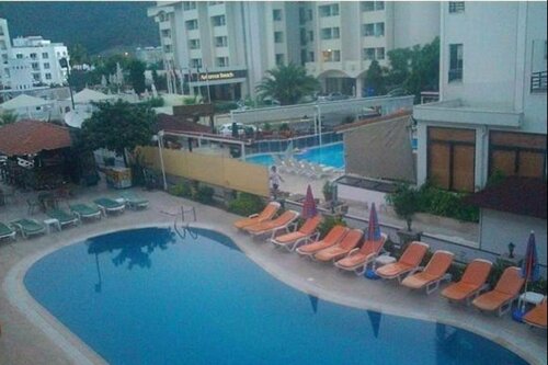 Гостиница The Ivy Suites в Мармарисе