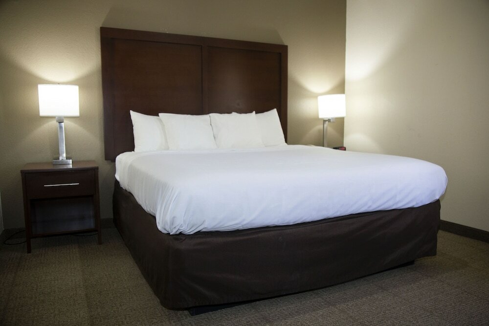 Фото Ardmore Inn & Suites