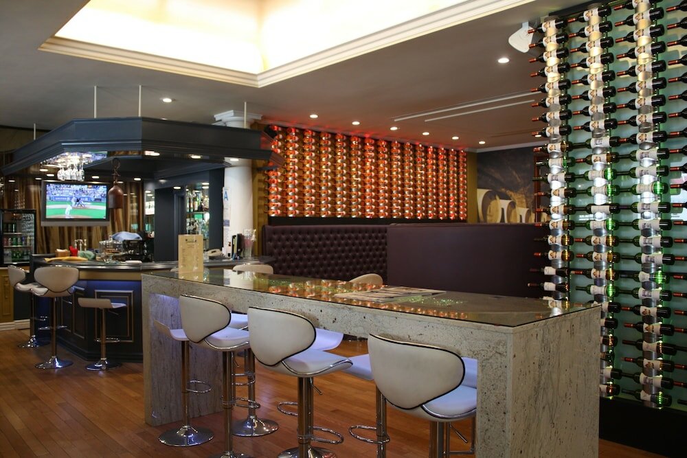 Фото Garden Suite Hotel