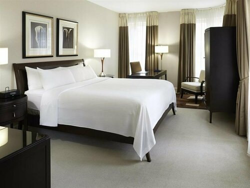 Внешний вид отеля The Barrington Hotel в Галифаксе, фото 2