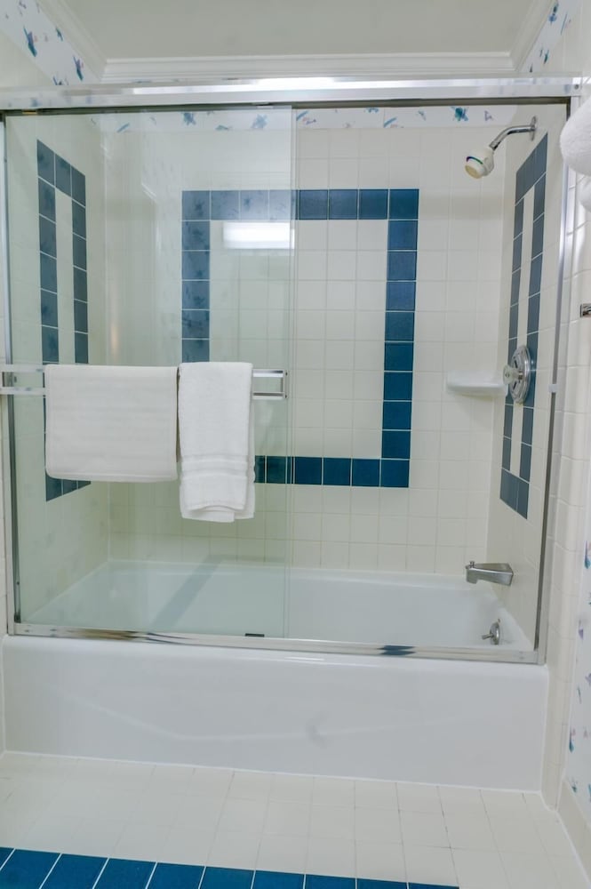 Фото Francisco Bay Inn