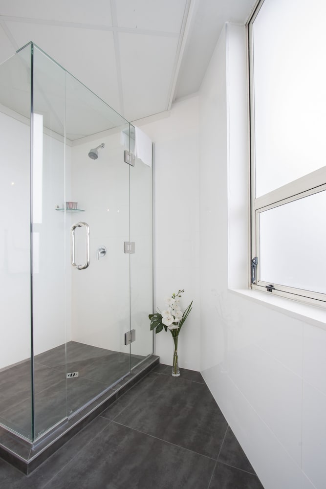 Фото Ascotia off Queen