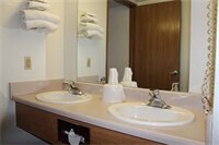 Фото Travelers Inn