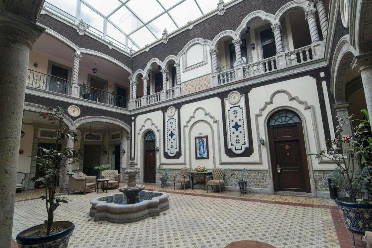 Фото отеля 2