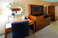 Фото Holiday Inn Express Fairfax - Arlington Boulevard, an Ihg Hotel