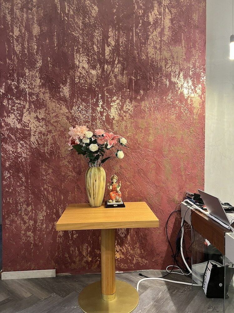 Фото Cheshire Hotel Central London