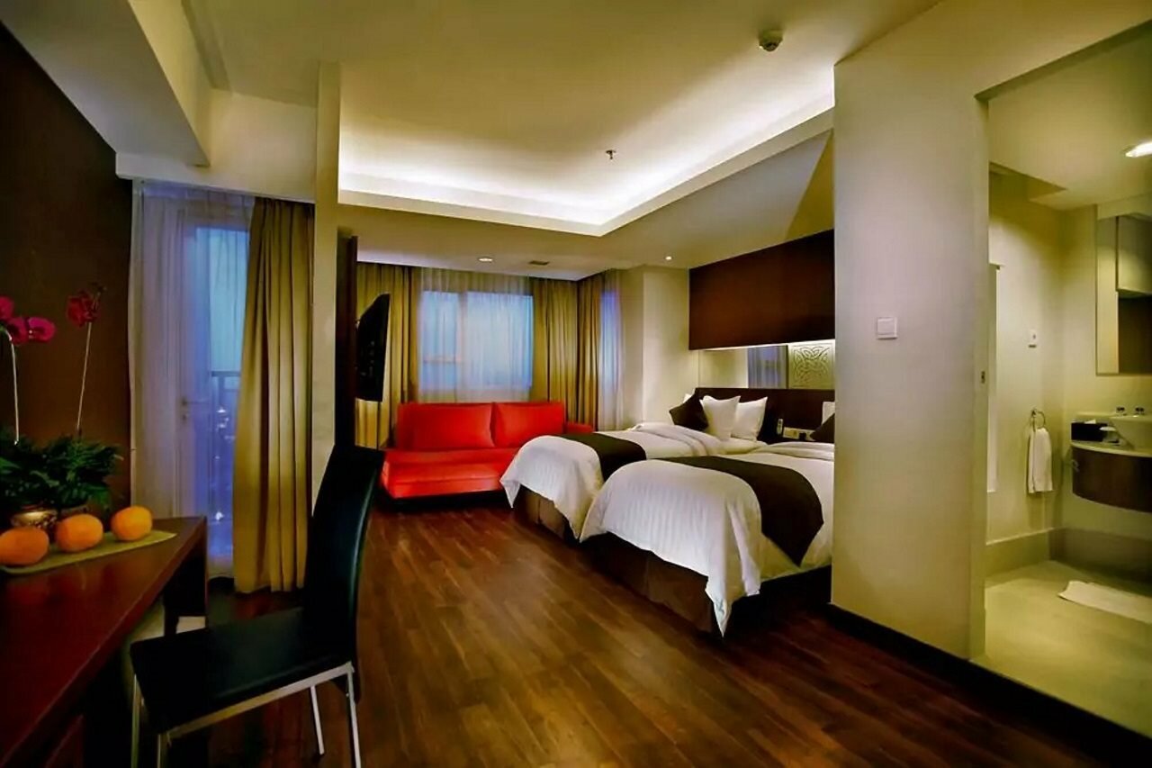 Фото Aston Pluit Hotel & Residence