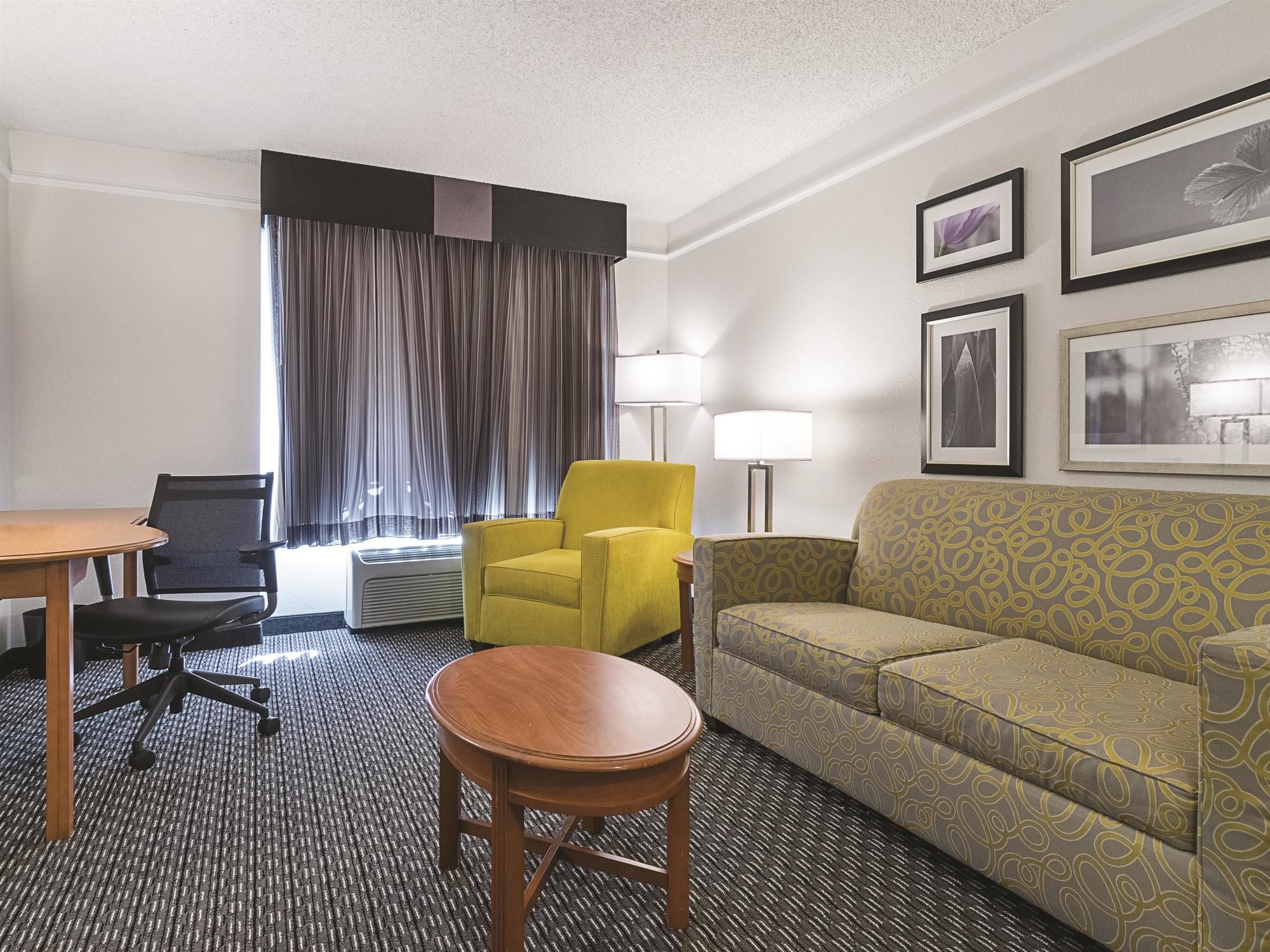 Фото La Quinta Inn & Suites by Wyndham Tacoma - Seattle