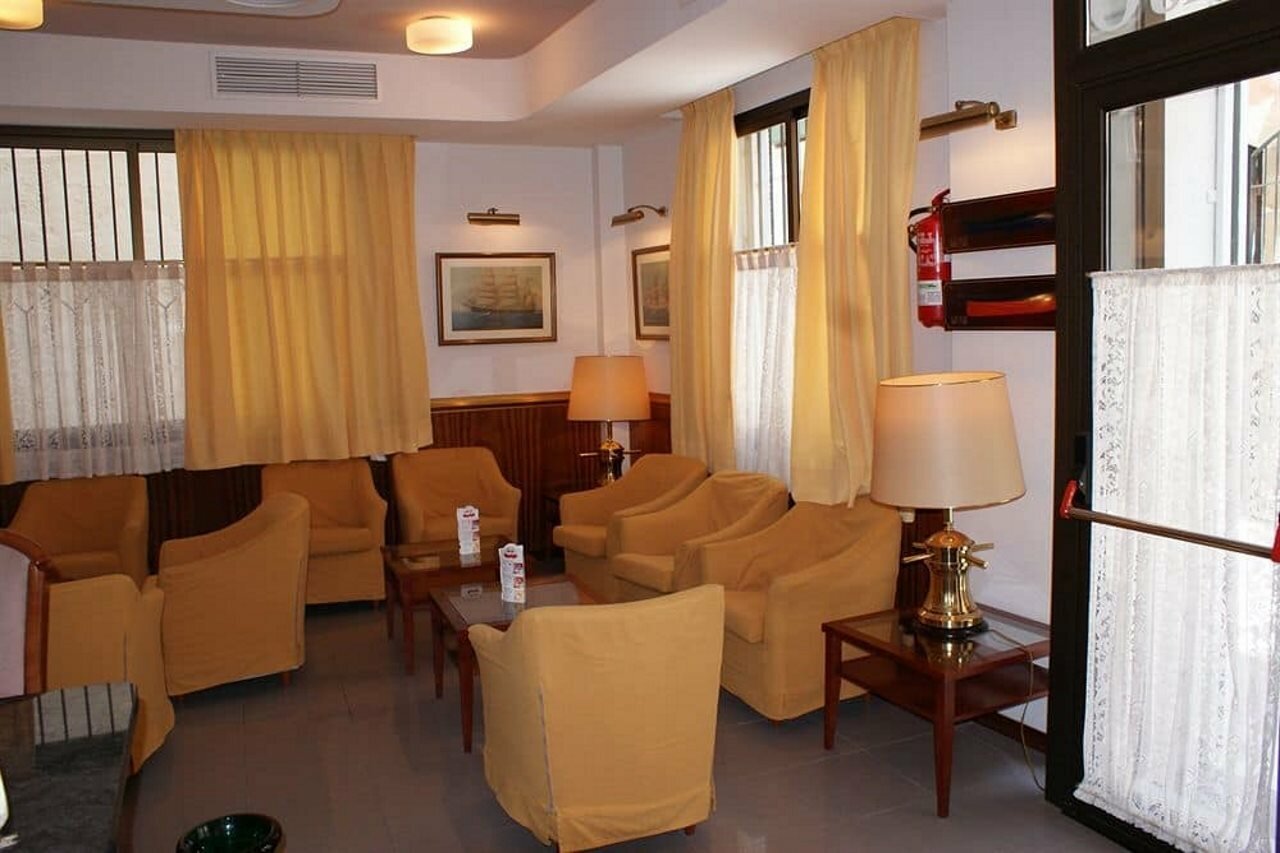 Фото Hostal Vila del Mar