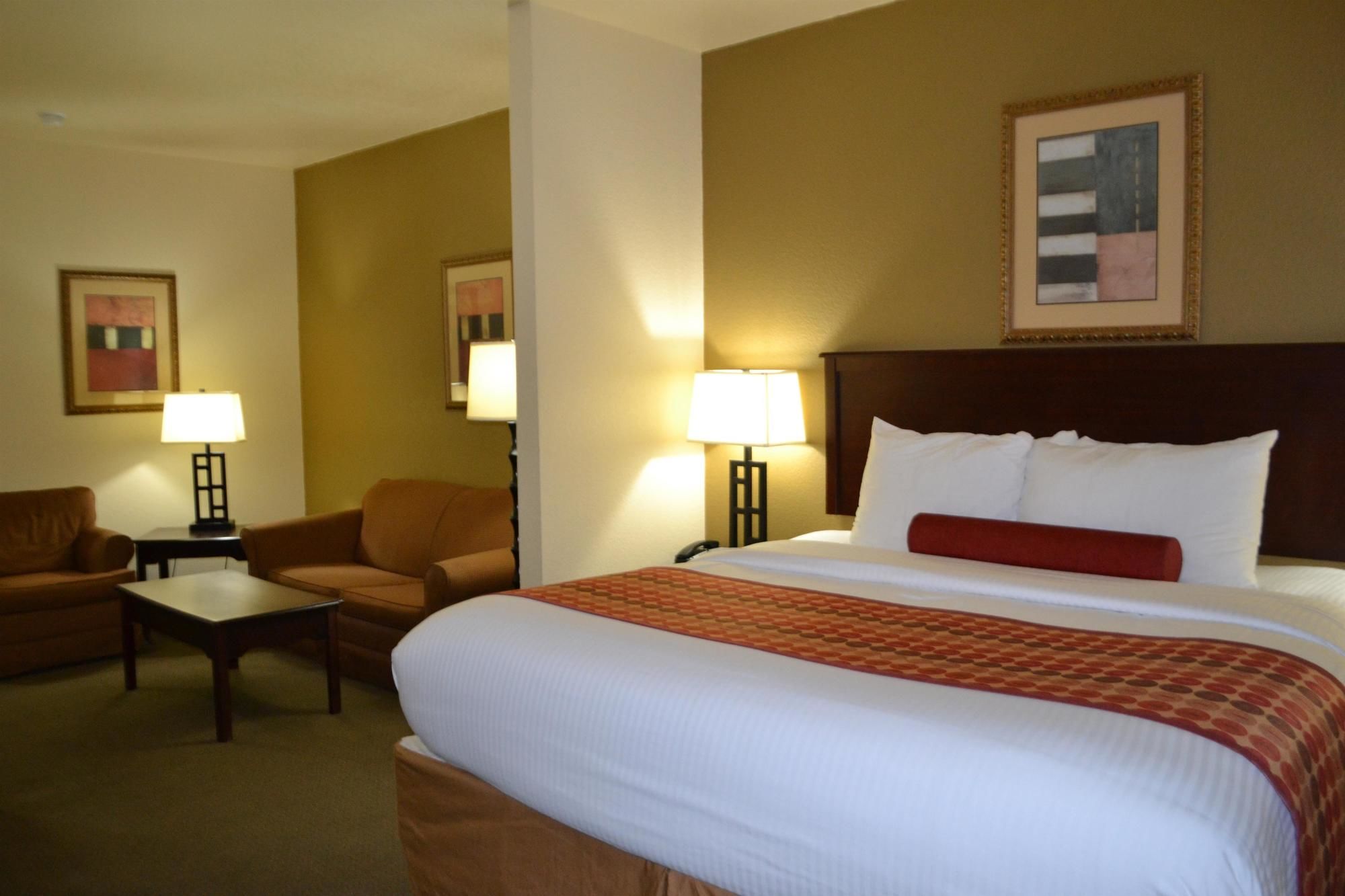 Фото Best Western Sherwood Inn & Suites