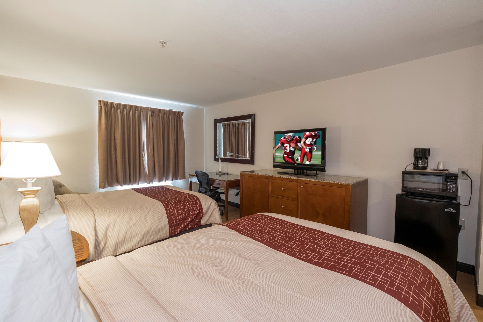 Фото Red Roof Inn & Suites Biloxi