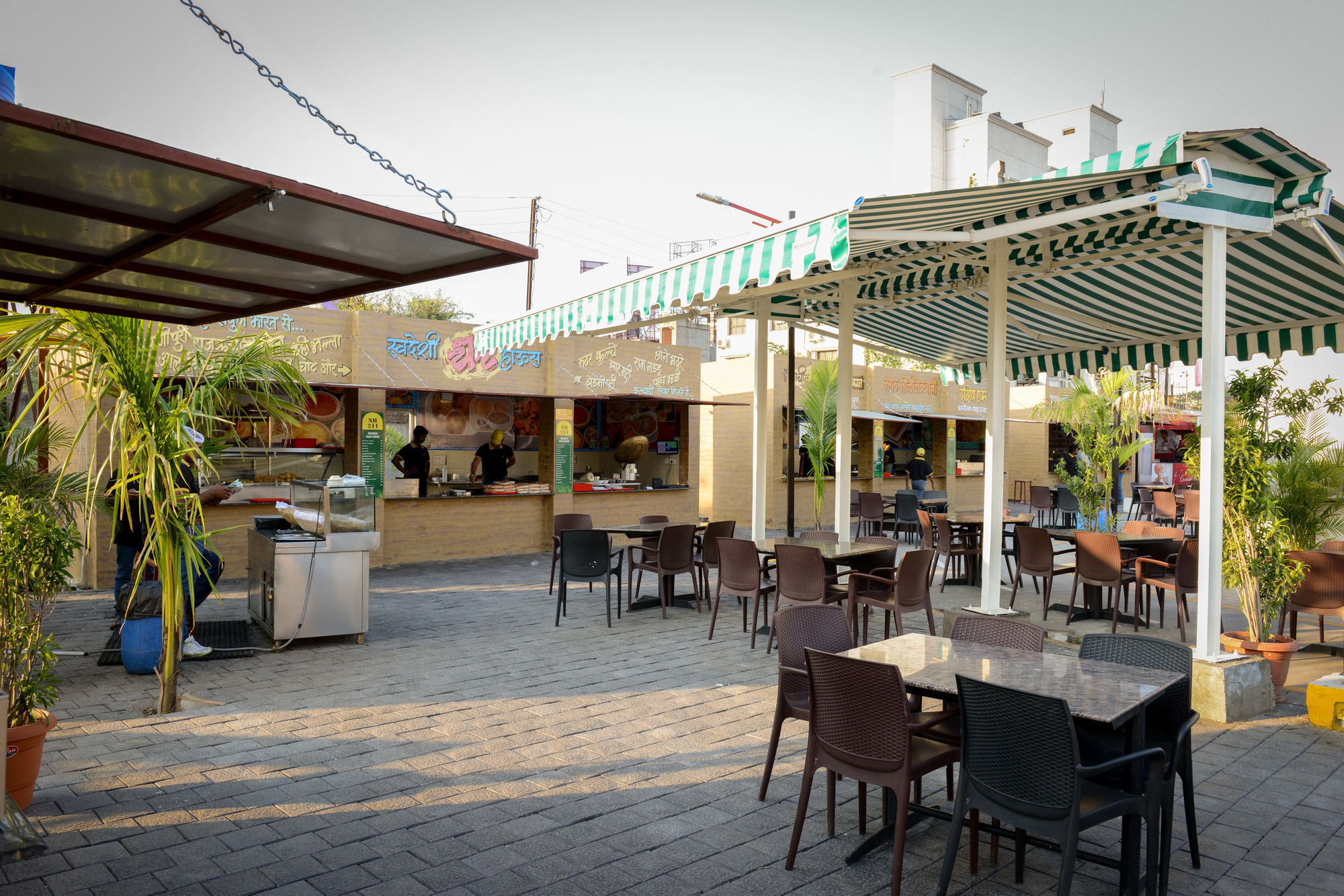 Фото The Manor Hotel