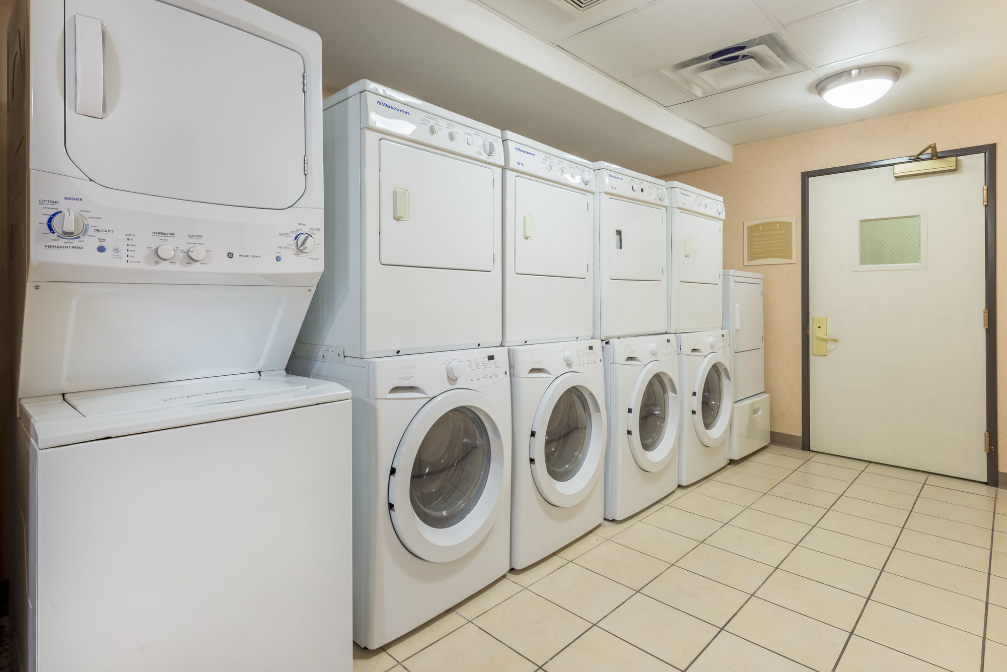 Фото Staybridge Suites Phoenix - Glendale Sports Dist, an Ihg Hotel