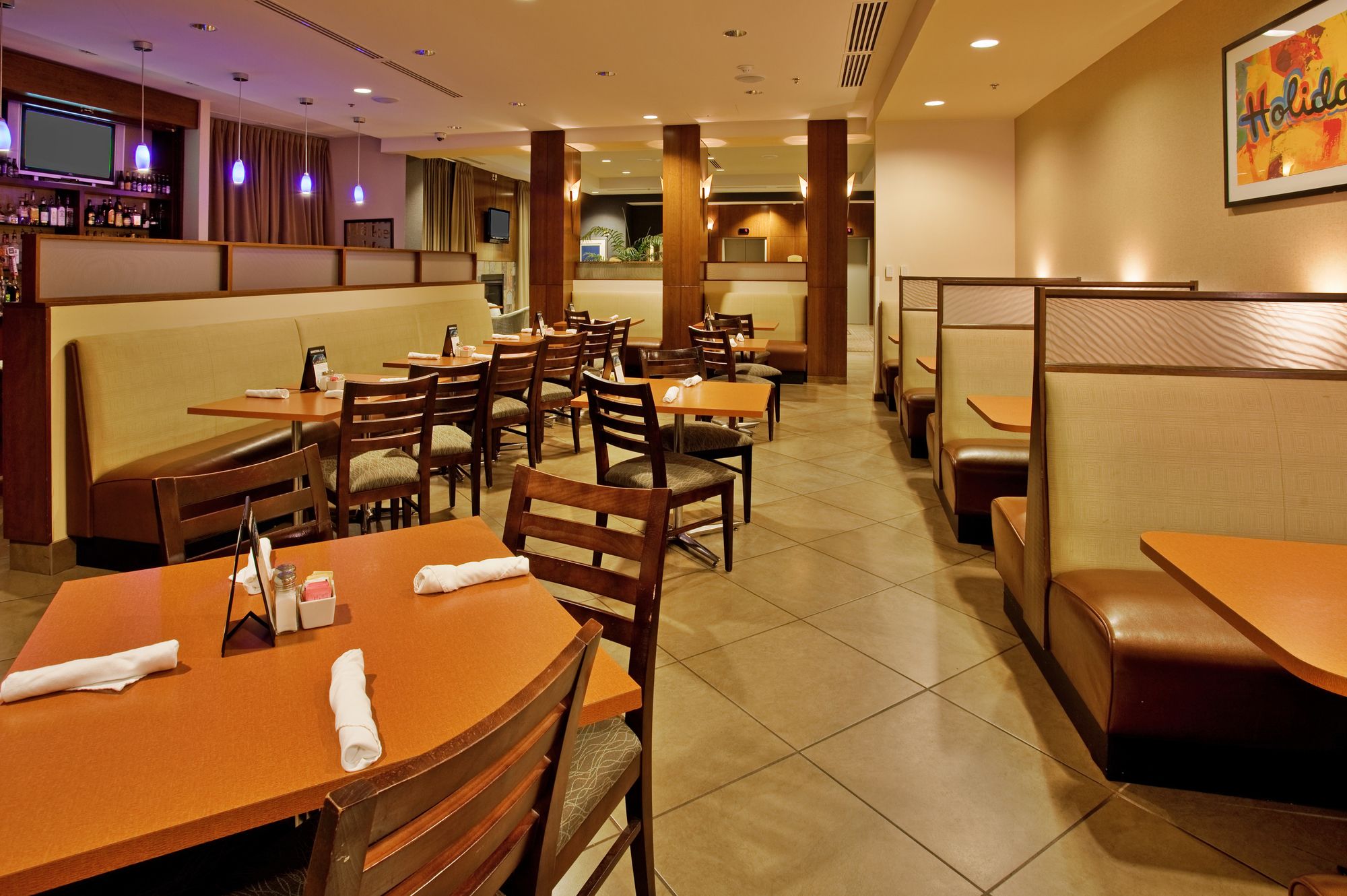 Фото Holiday Inn Kansas City Airport, an Ihg Hotel