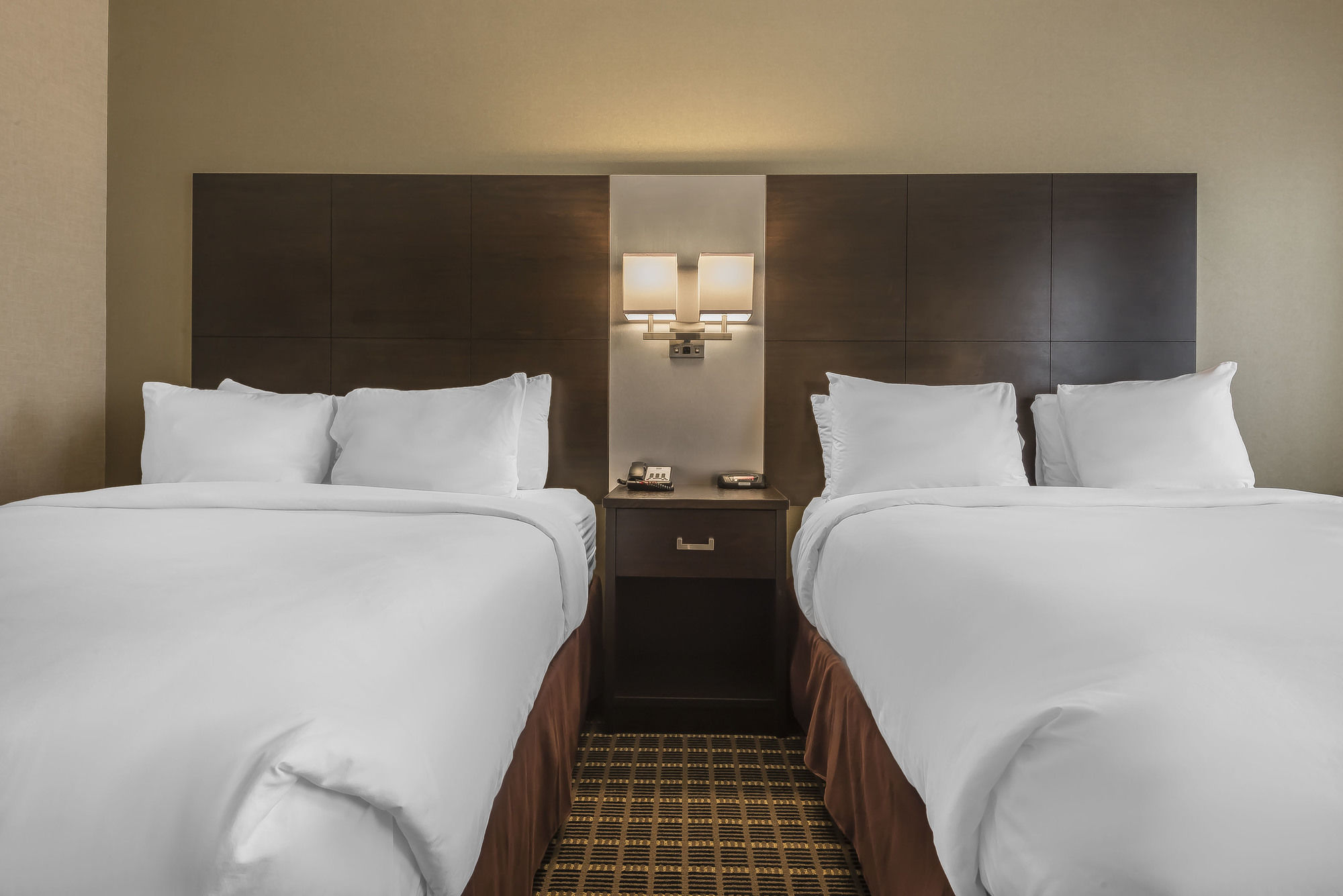 Фото Quality Inn & Suites Downtown