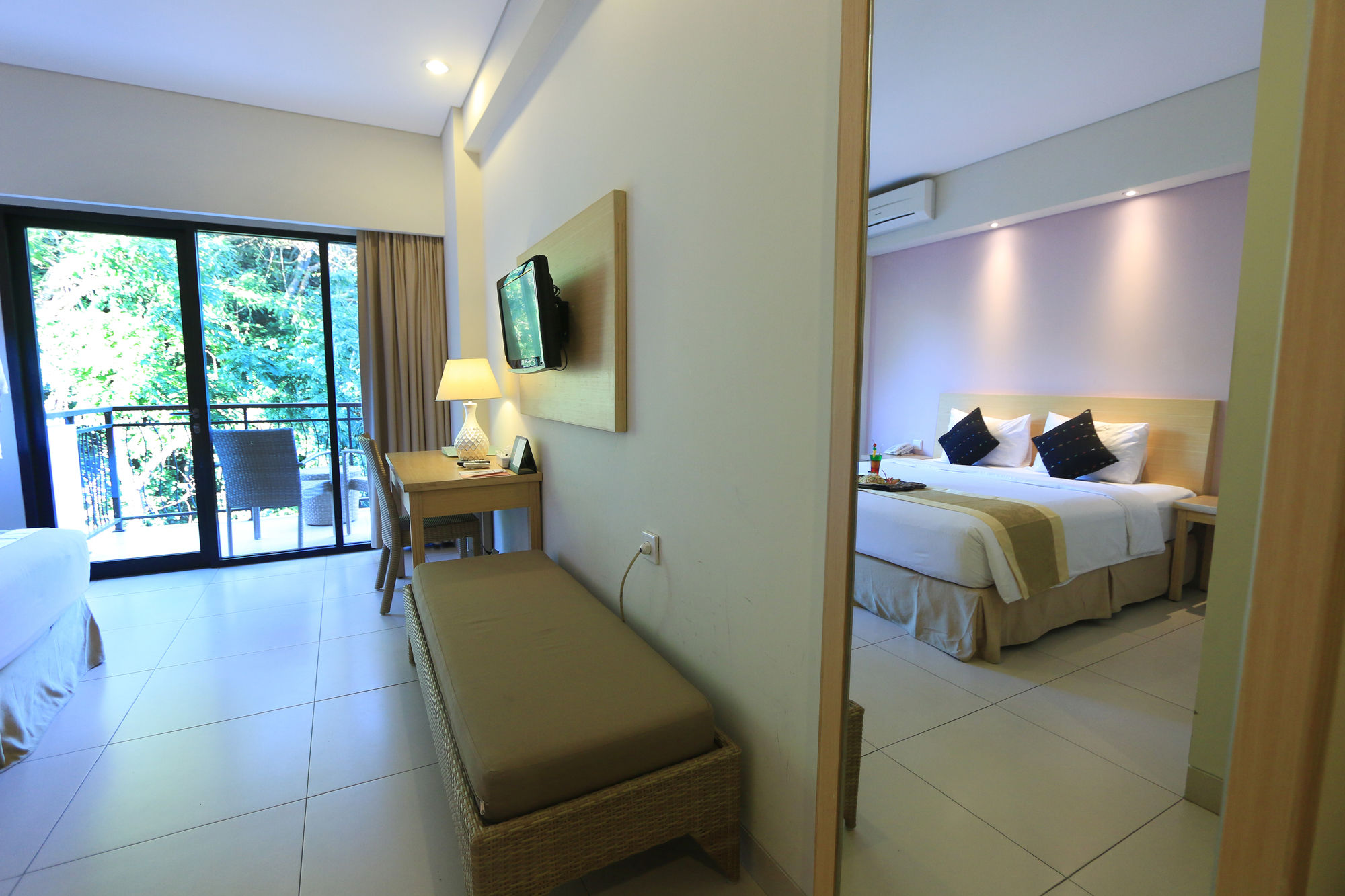 Фото Laprima Hotel Flores