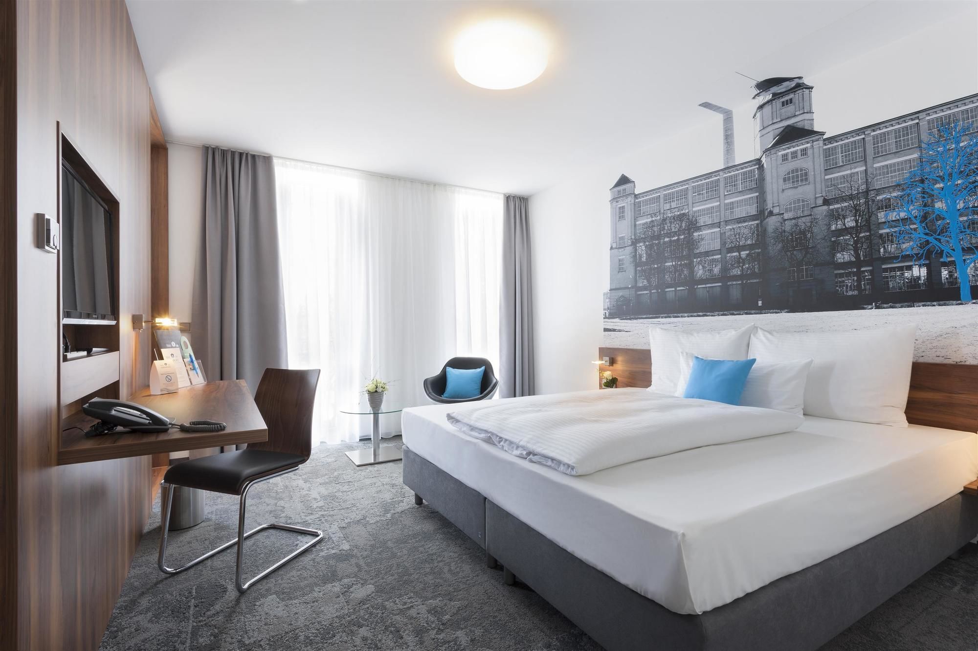 Фото отеля 2