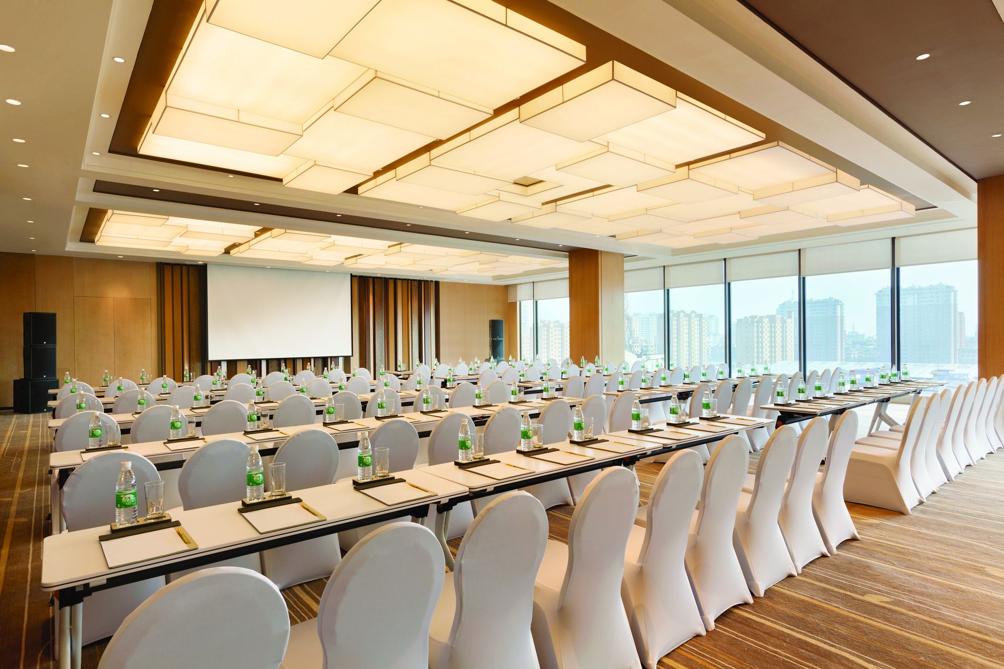 Фото Hilton Garden Inn Dandong