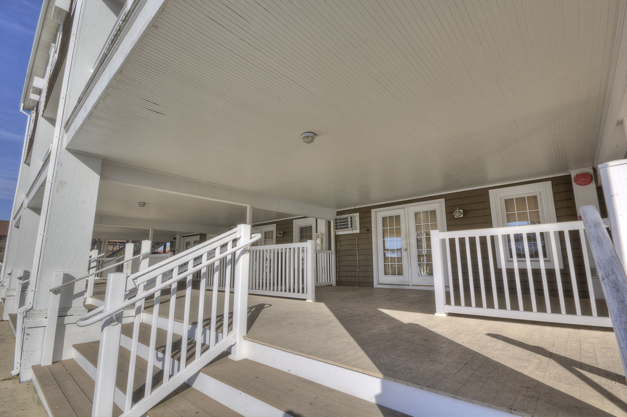 Фото Ambassador Inn