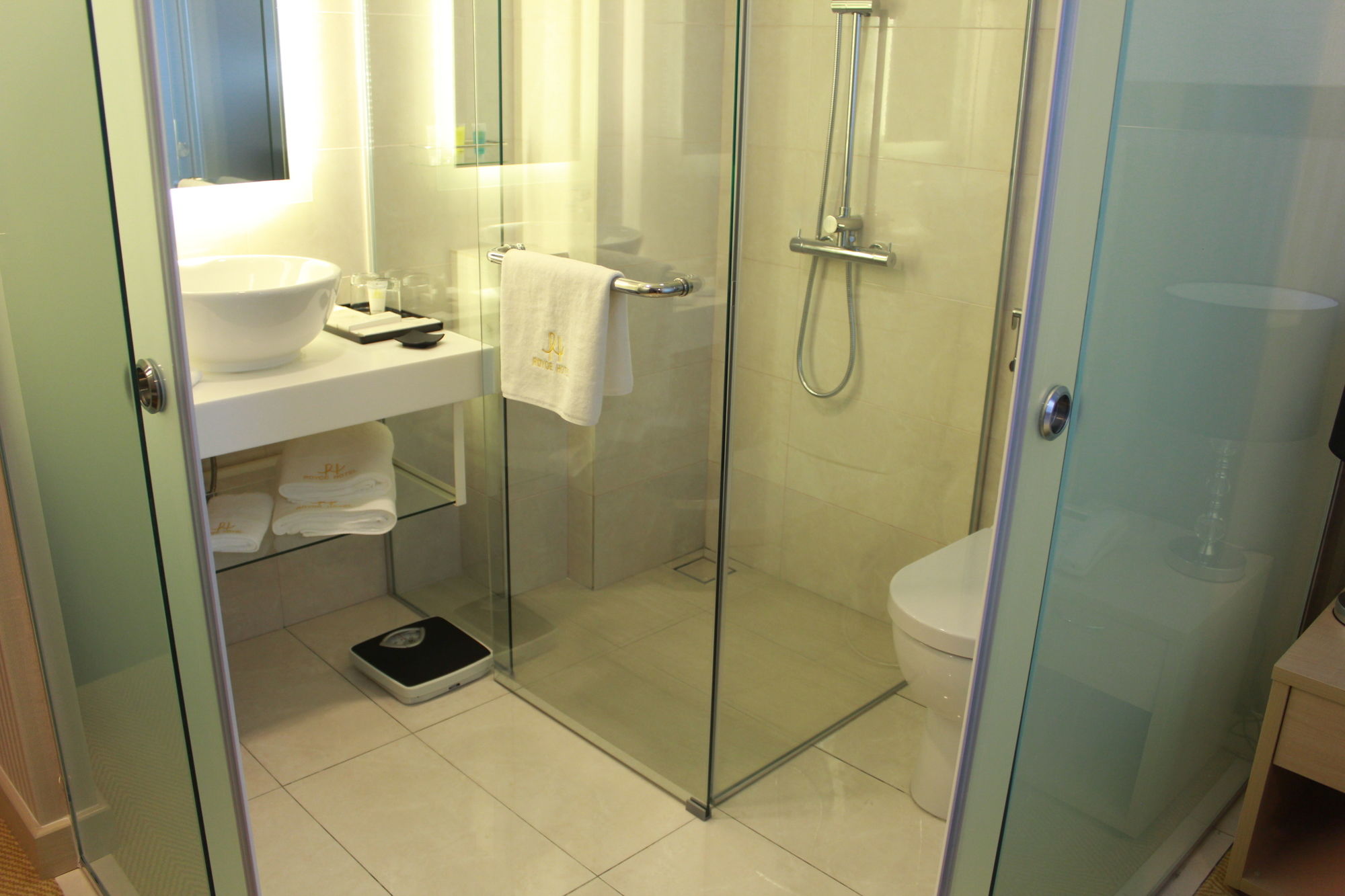 Фото Royce Hotel