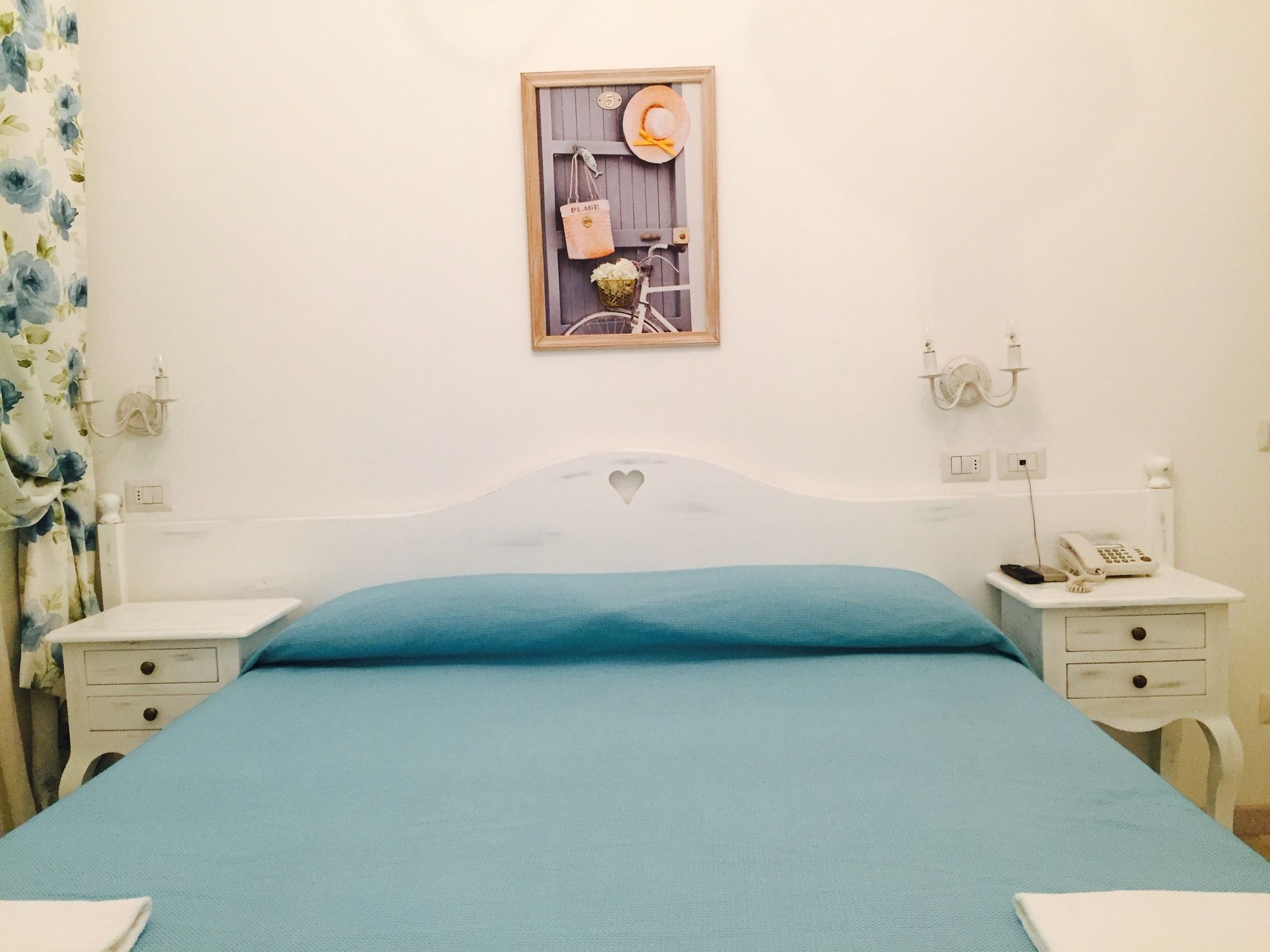 Фото Hotel La Scogliera