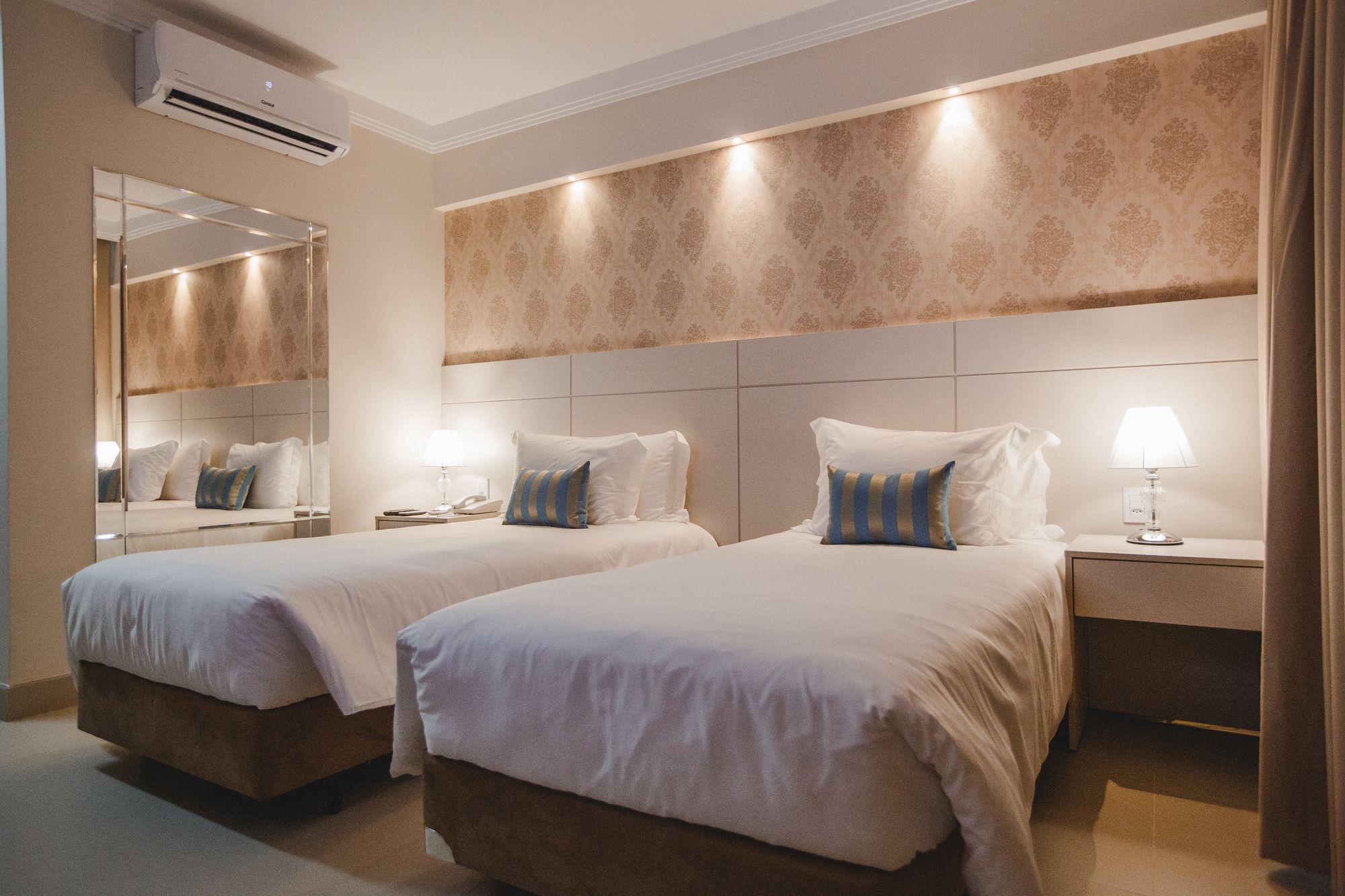 Фото Golden Lis Hotel Boutique