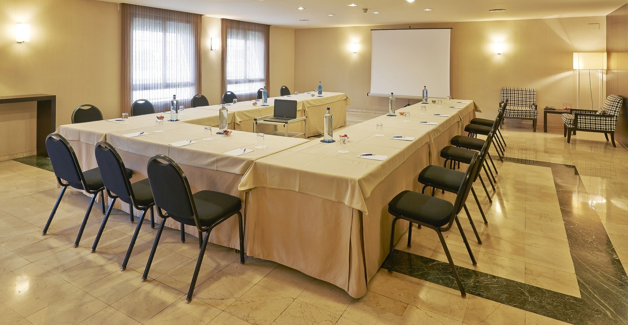 Фото Nh Lleida Pirineos