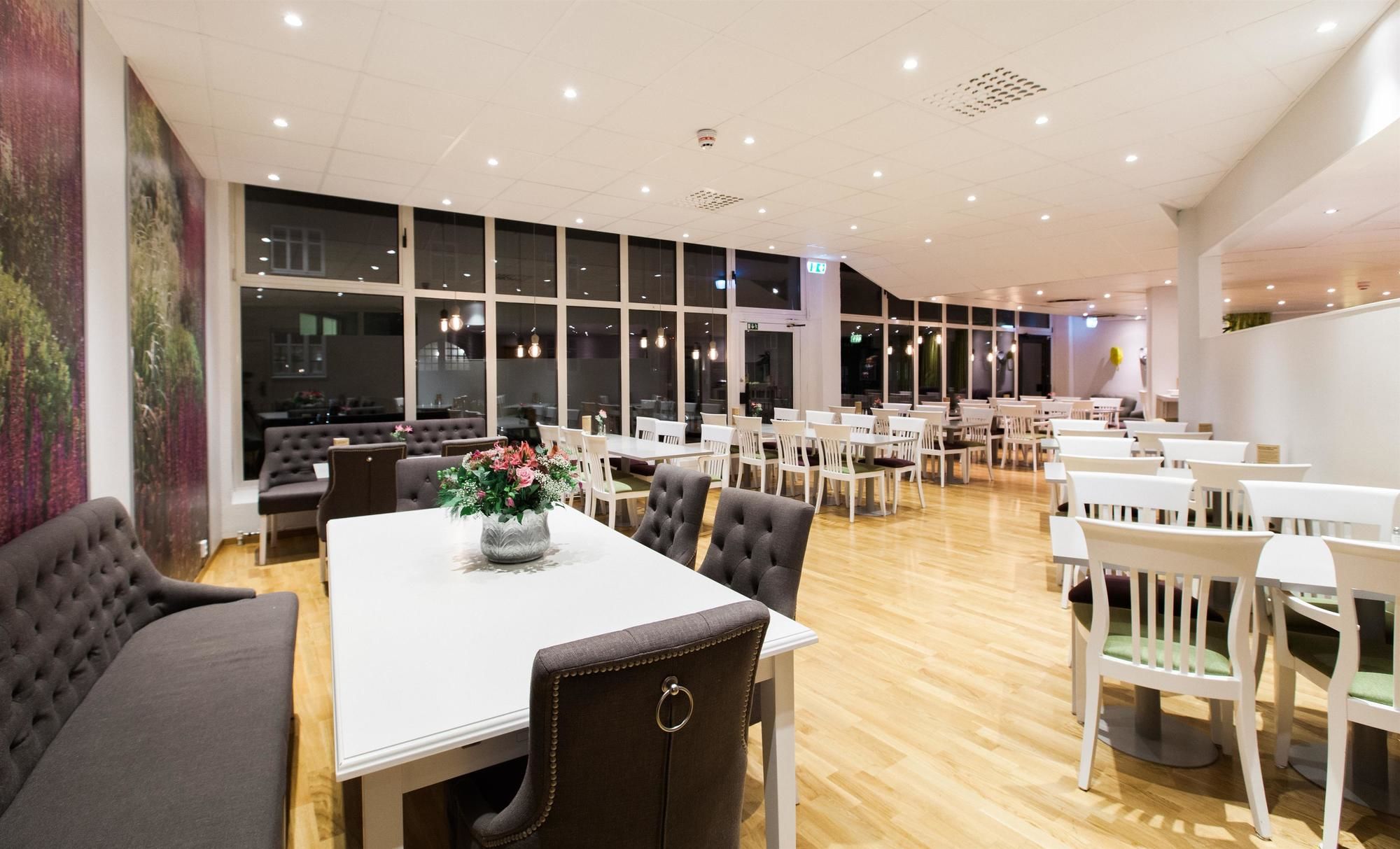 Фото Sure Hotel by Best Western Esplanade