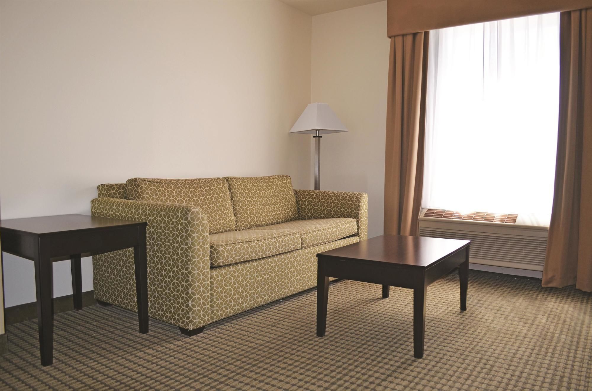 Фото La Quinta Inn & Suites by Wyndham Moscow Pullman