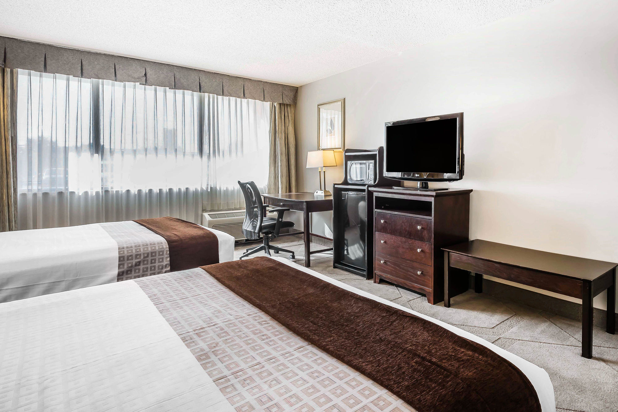 Фото Orlando International Airport Hotel