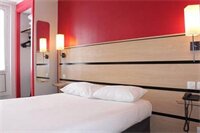 Фото Hotel Kyriad Paris 10 - Canal Saint Martin - République